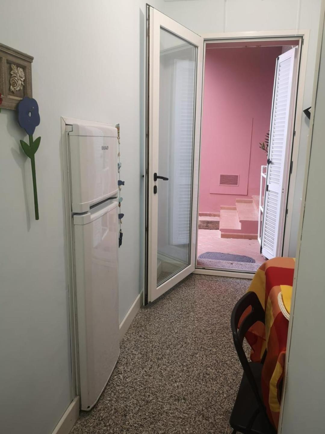 Domus Oriens B&B monolocale privato in villa bifamiliare Portoscuso Esterno foto