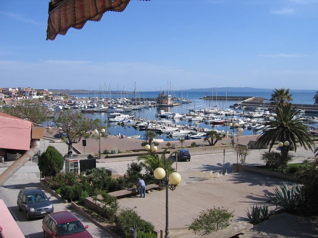 Domus Oriens B&B monolocale privato in villa bifamiliare Portoscuso Esterno foto