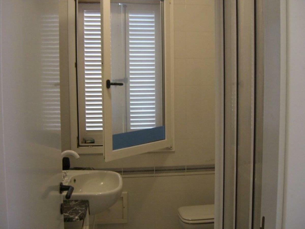 Domus Oriens B&B monolocale privato in villa bifamiliare Portoscuso Esterno foto